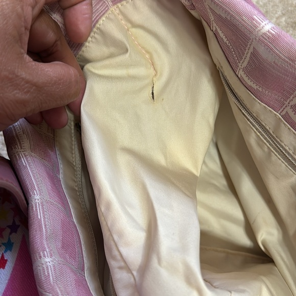 Chanel Tote - Picture 6 of 9